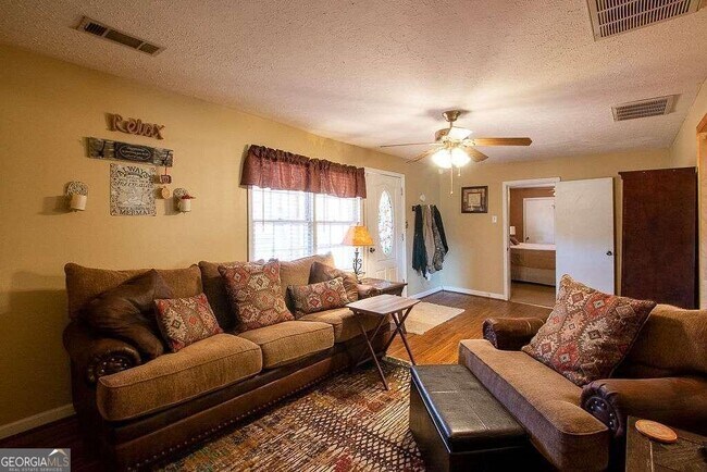 Foto del edificio - 954 Rabbit Hill Rd