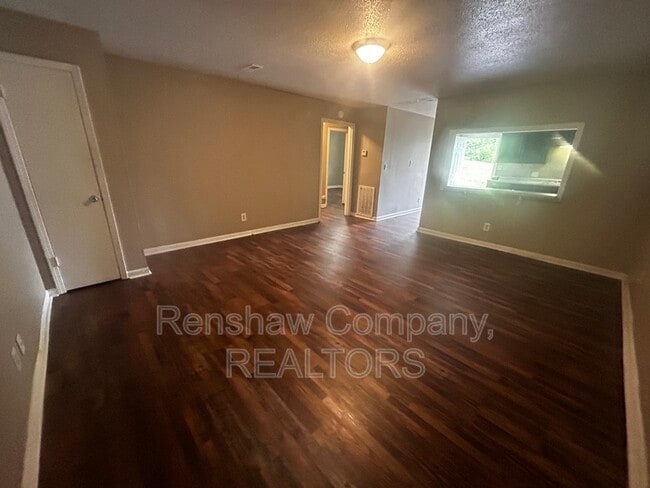 Building Photo - 9 Redleaf Pl