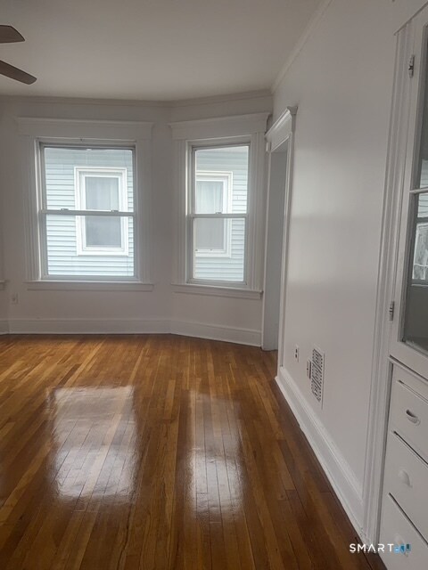 Building Photo - 831-833-833 William St