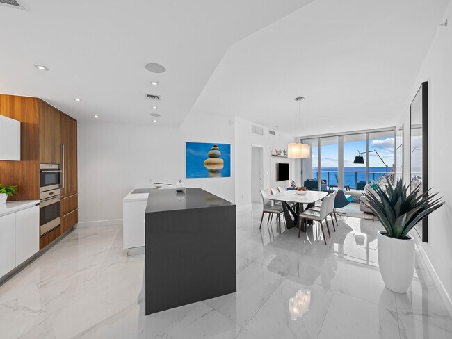 Building Photo - 701 N Fort Lauderdale Beach Blvd