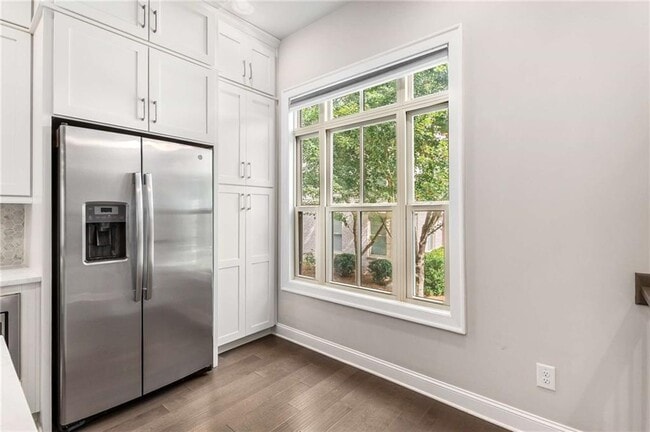Foto del edificio - 4312 Parkside Pl