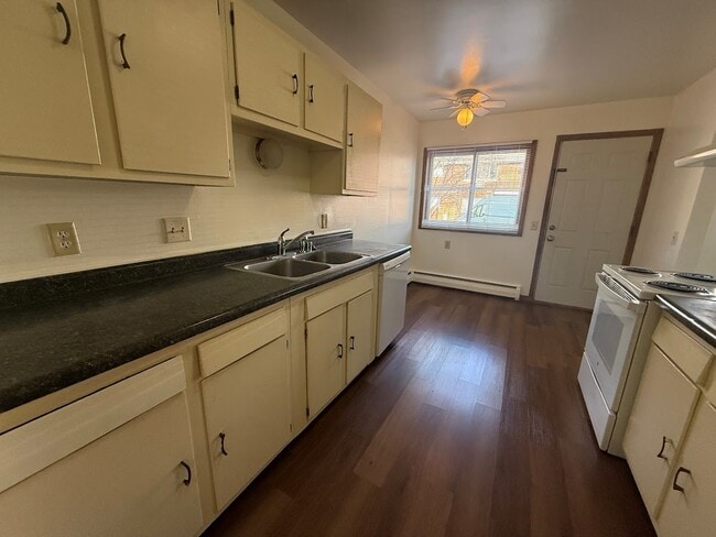 Building Photo - 2506 Brentwood Pky