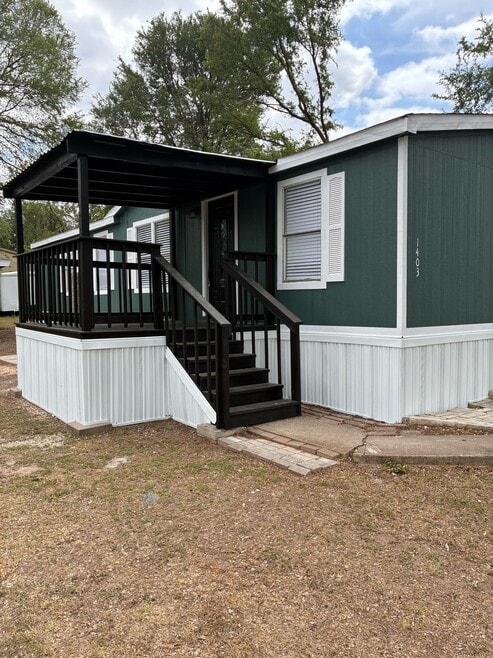 Building Photo - 1403 Darold Dr