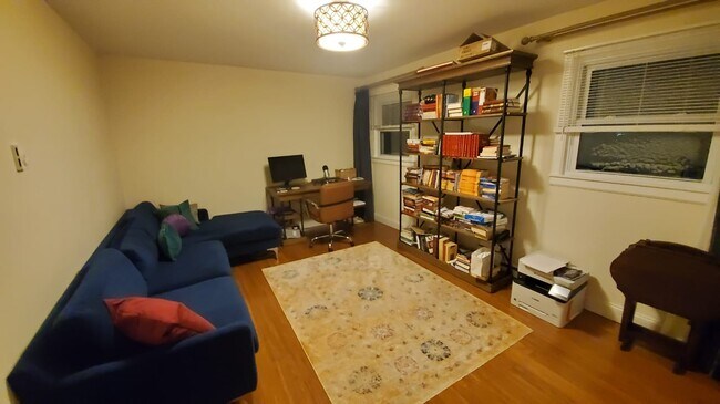 Building Photo - 228 Lamplight Dr