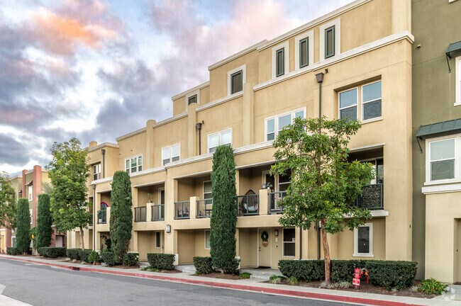 Building Photo - 12842 Palm St