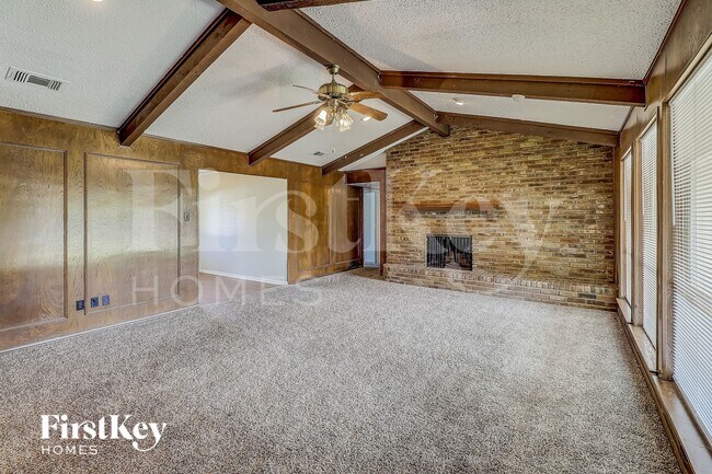 Building Photo - 1021 Shadywood Ln