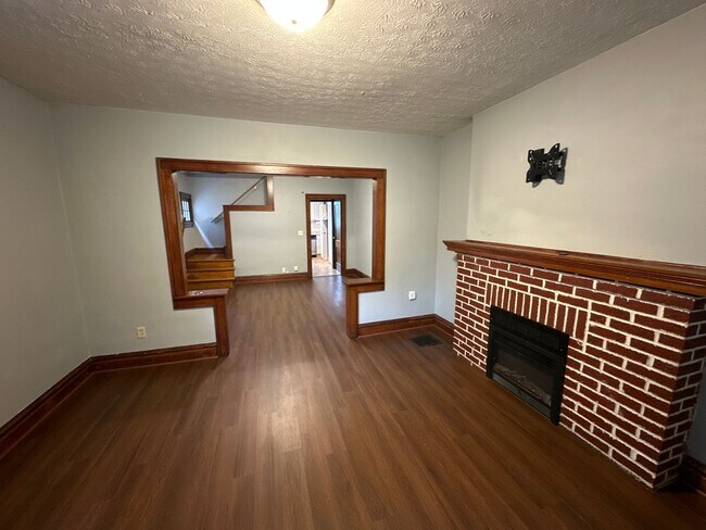 Foto del edificio - 178 E Tompkins St