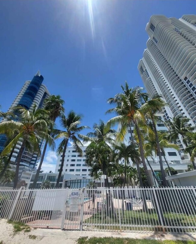 Foto del edificio - 6345 Collins Ave