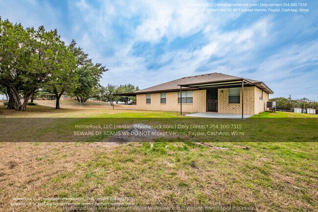 Foto del edificio - 3 Bedroom 2 Bath Available NOW