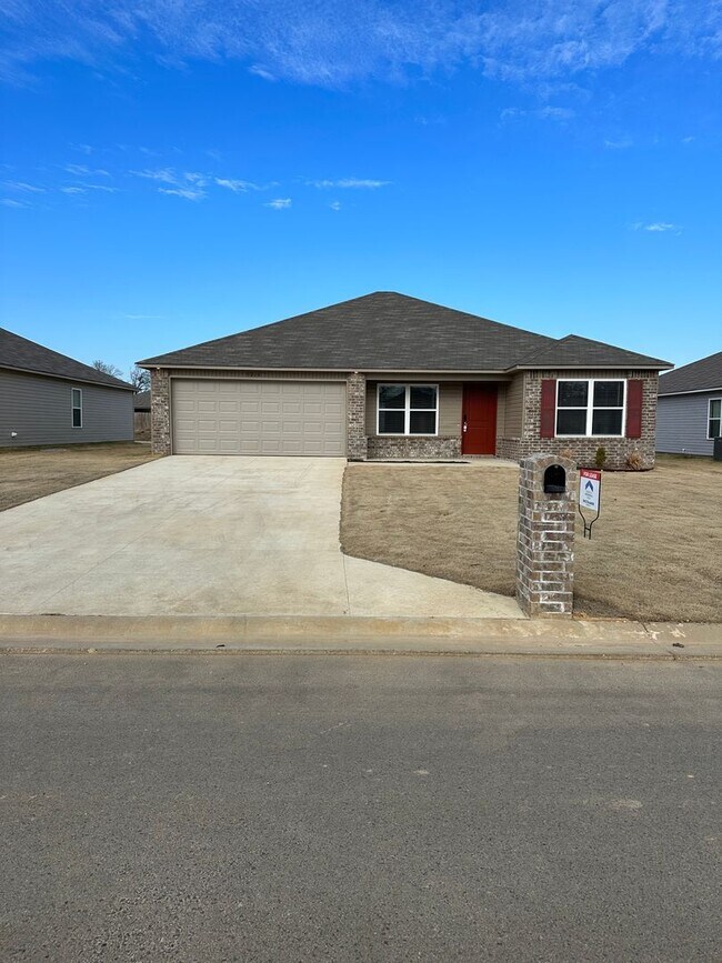 Foto del edificio - *Preleasing* BRAND NEW Four Bedroom | Two ...