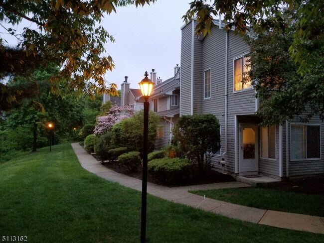 Foto del edificio - 25 Stevens Ct