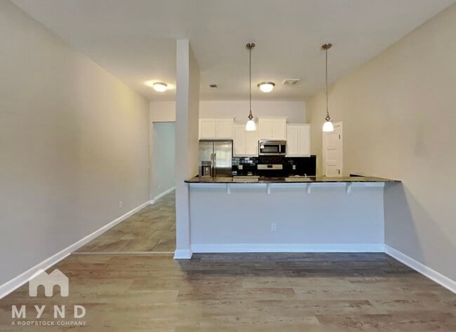 Building Photo - 1001 Merlin Dr