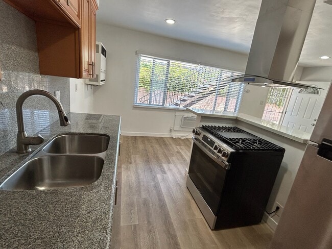 Building Photo - 3821 Rosemead Ave