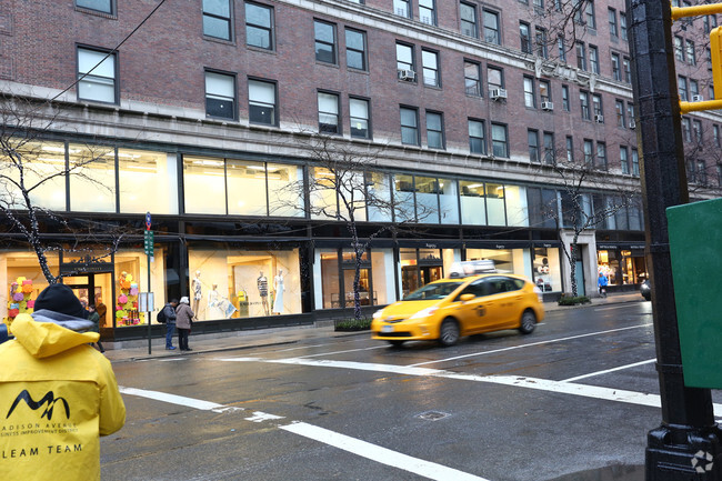 Building Photo - 30 E 71st St