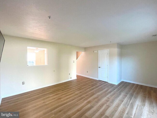 Foto del edificio - 45288 Rumsford Ln