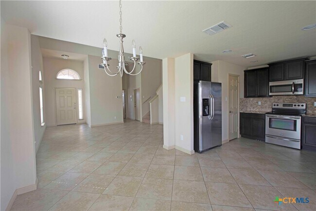 Building Photo - 864 Foxfire Dr