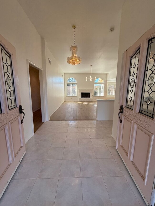 Building Photo - 2441 Iron Ridge Ct