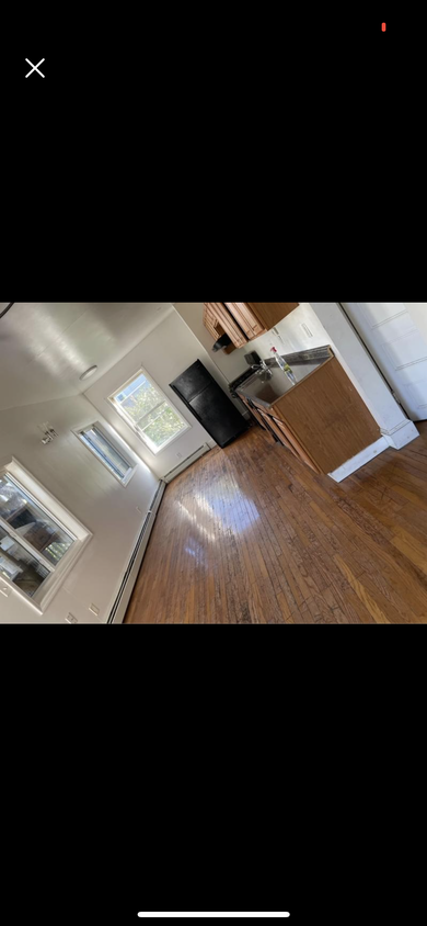 Living area, dining area and Kitchen - 147 Allen St