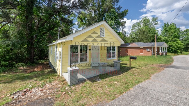 Building Photo - 821 13th Ct