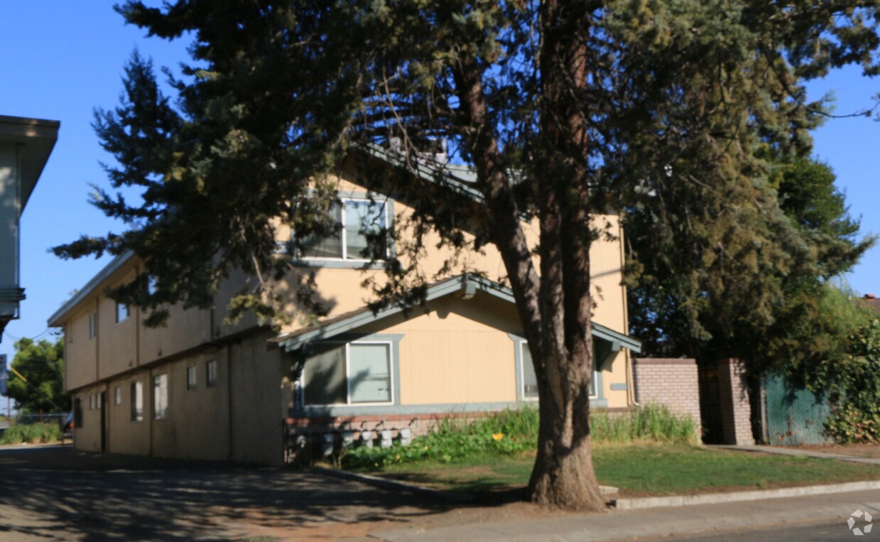Primary Photo - 275 Coventry Dr