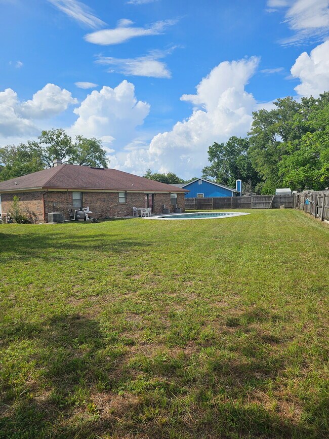 Building Photo - 6523 Diamond Leaf Ct S
