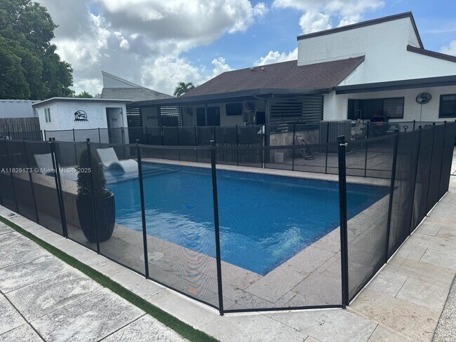 Foto del edificio - 12413 SW 200th Terrace
