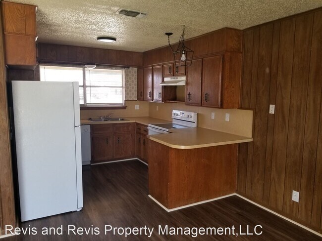 Building Photo - 3 br, 2 bath House - 1710 KANGAROO AVE