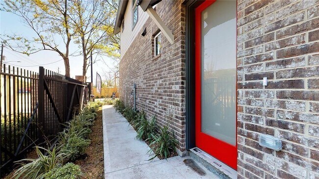 Building Photo - 4447 Whitney Oak Ln