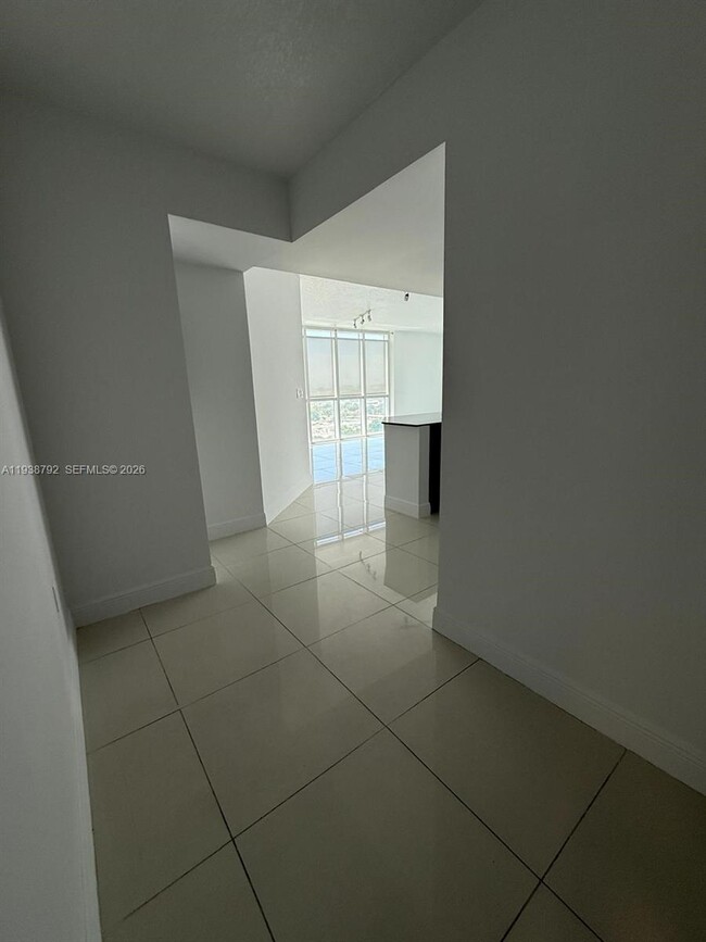 Foto del edificio - 1871 NW S River Dr