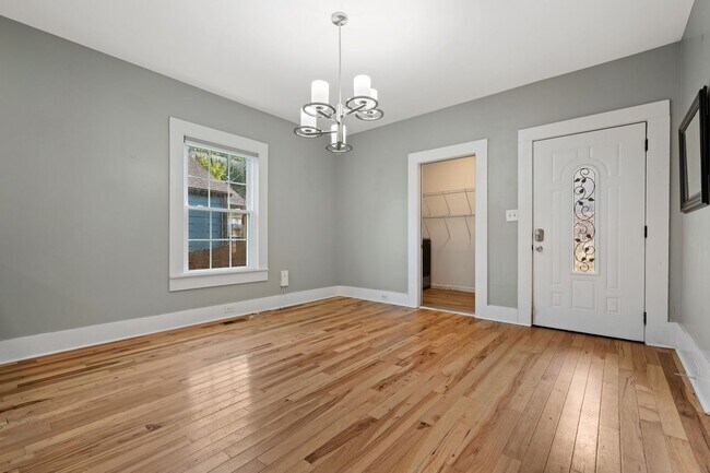 Building Photo - Beautifully Renovated 2 Bed / 2 Bath Home with Fenced Yard in Durham!