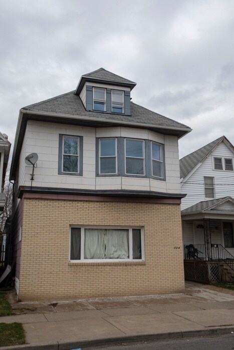 Building Photo - 124 Grote St