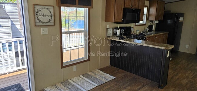 Building Photo - 151 Hartford Tpke