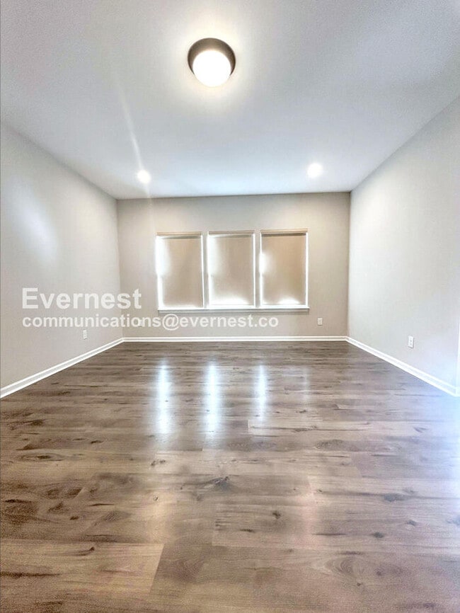 Foto del edificio - 2031 Darby View Ln