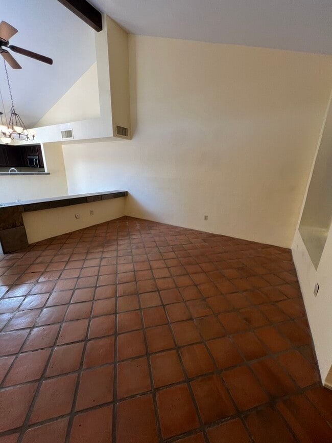 Building Photo - 6368 N Willowhaven Dr