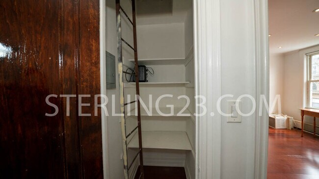 Foto del edificio - 2351 36th St