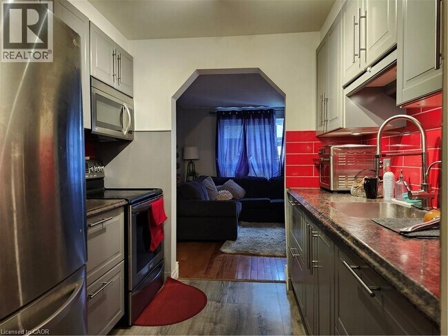 Photo du bâtiment - 235 Ferguson Ave