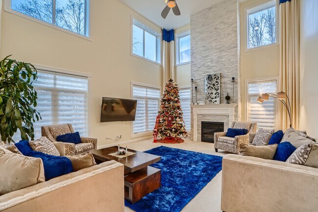 Building Photo - 2119 N Beaver Creek Dr