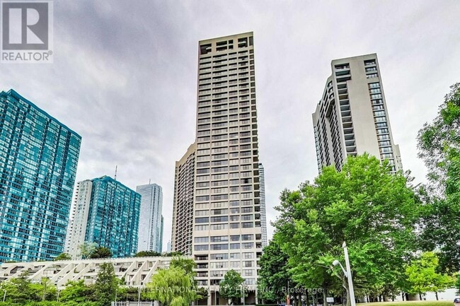 Building Photo - 65-865 Harbour Square