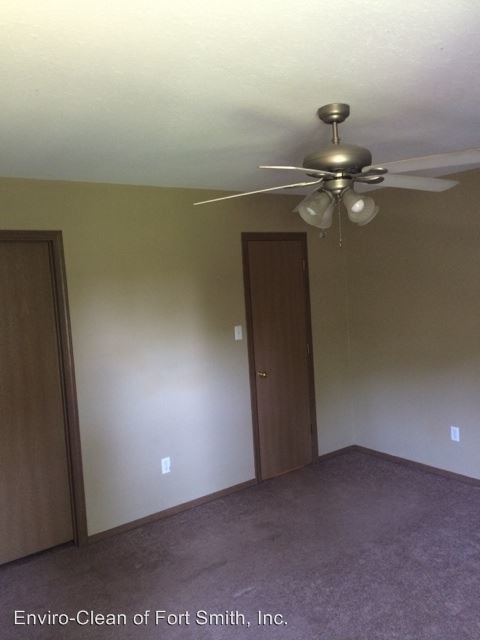 Foto del edificio - 5705-5707 Elmwood Pl