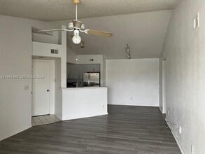 Building Photo - 12430 Vista Isles Dr