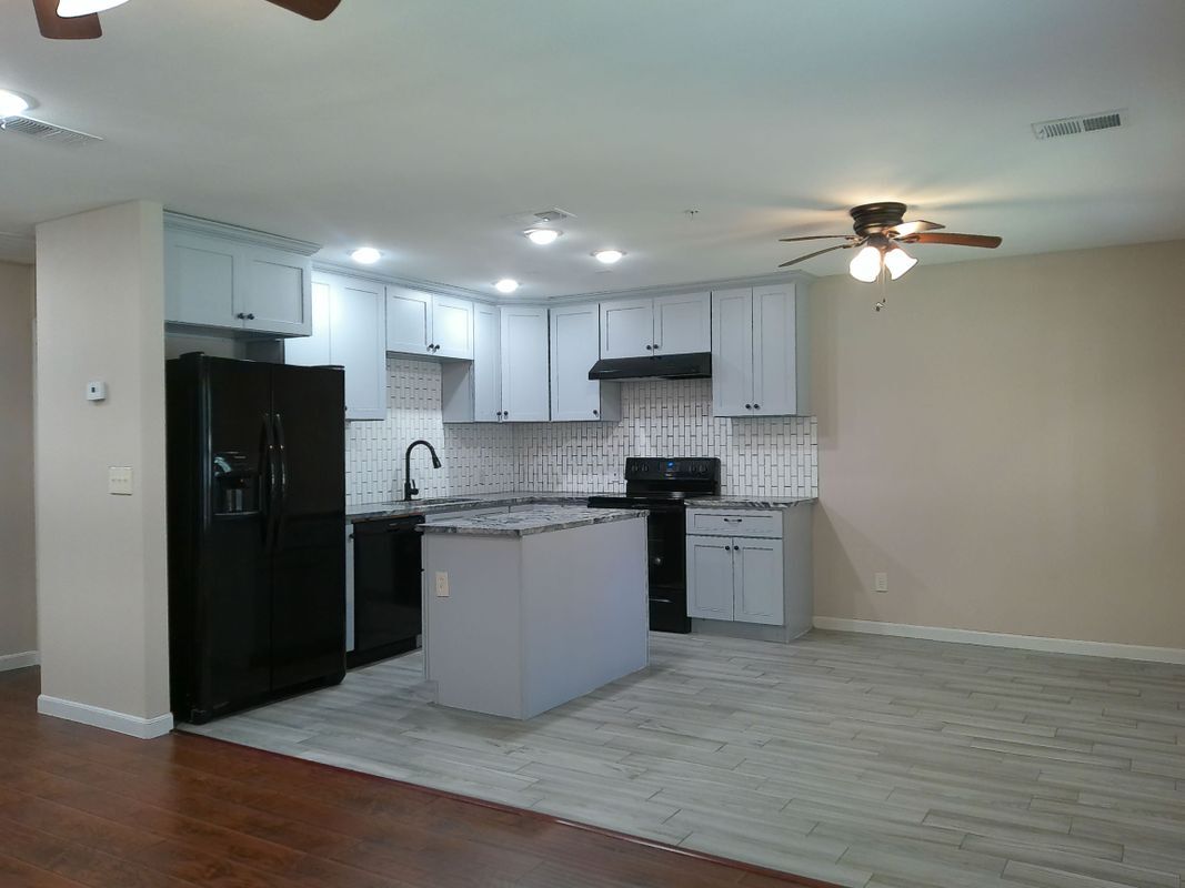 Foto del edificio - 22262 Adams St