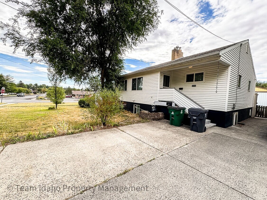 Foto principal - 1123 E 6th St