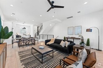 Building Photo - 808 Curtin St