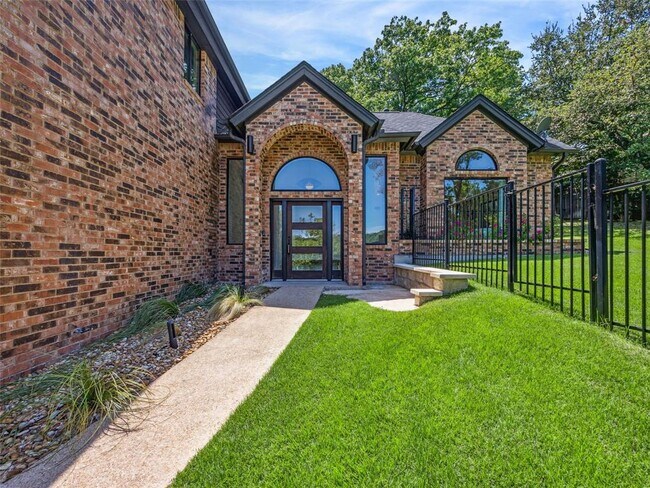 Foto del edificio - 3911 Dry Creek Dr