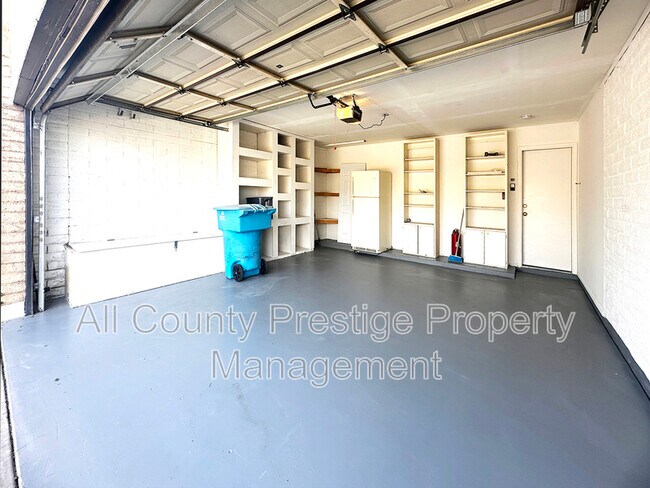 Building Photo - 3459 W Dailey St
