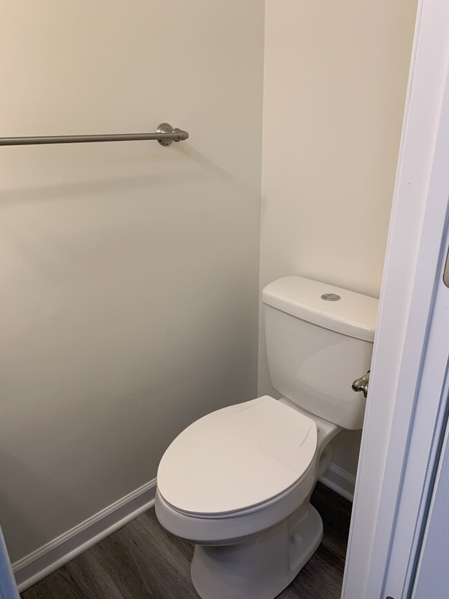 Foto del edificio - 5815 Whitfield Ct