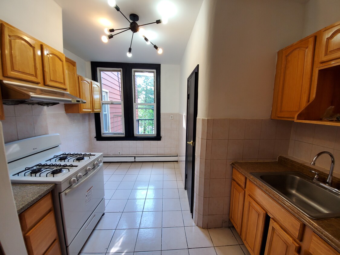 Primary Photo - 333 Palisade Ave