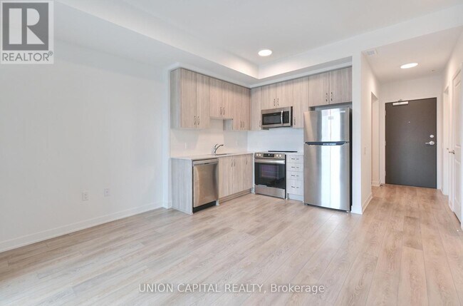 Photo du bâtiment - 385 Arctic Red Dr