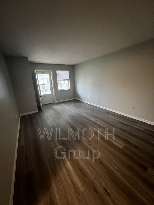 Foto del edificio - 1325 Millerwood Dr