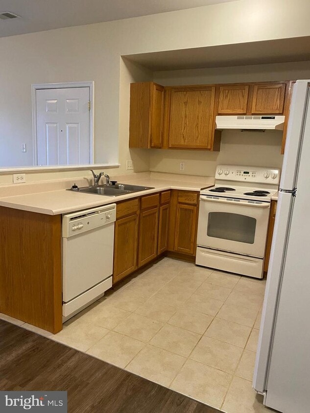 1941 Ashley Dr Unit 1B, Chambersburg, PA 17201 Room for Rent in